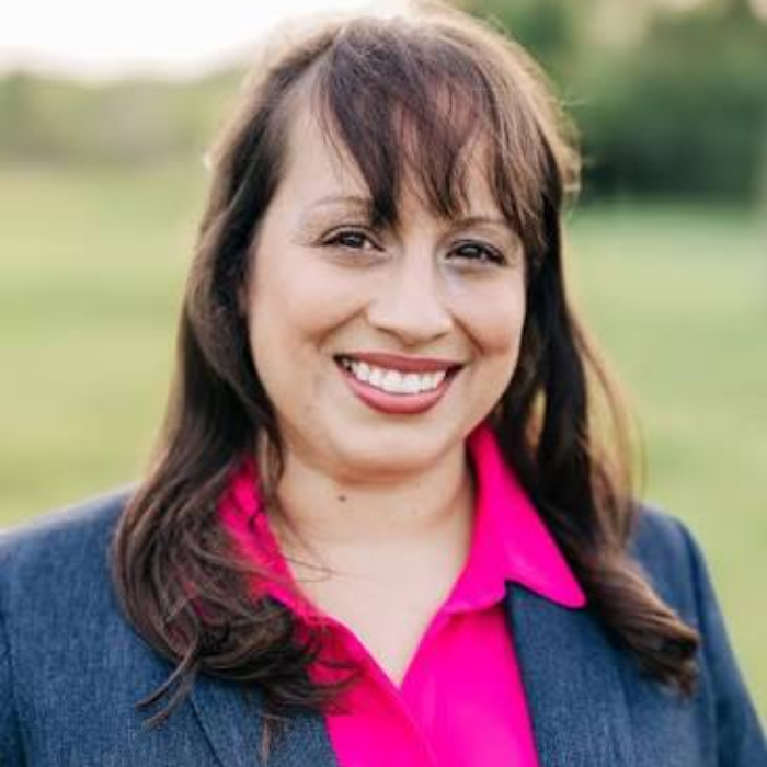 Shannon Dicley headshot
