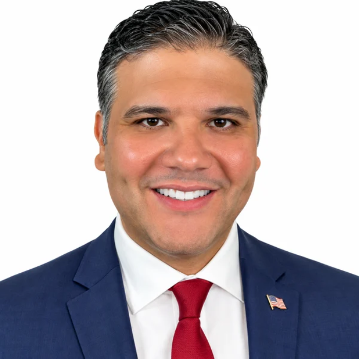 V. Alonzo Echavarria-Garza headshot
