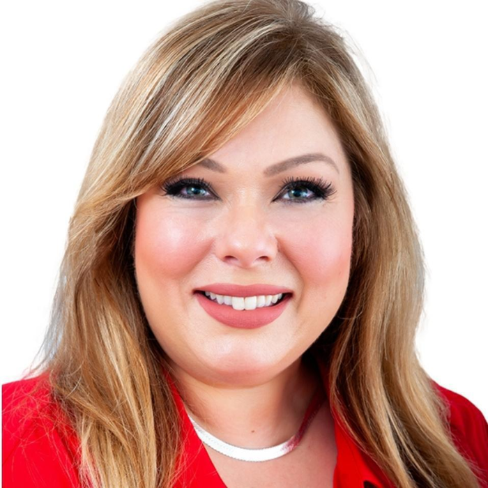 Julie Pickren headshot
